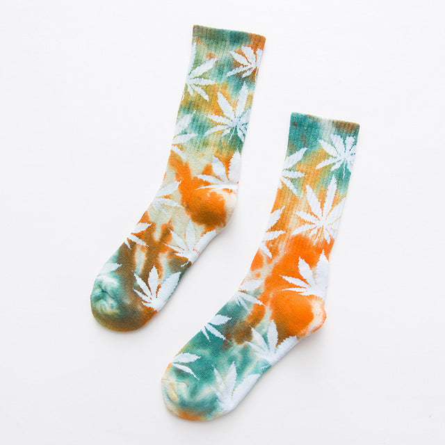 Personality Printing White Maple Leaves Men Colorful Cotton Socks Hip Hop Street Skater  Socks