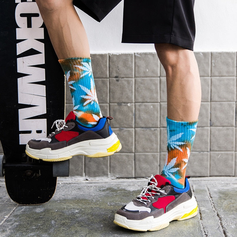 Personality Printing White Maple Leaves Men Colorful Cotton Socks Hip Hop Street Skater  Socks