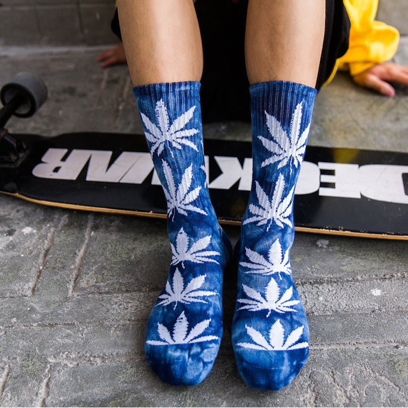 Personality Printing White Maple Leaves Men Colorful Cotton Socks Hip Hop Street Skater  Socks