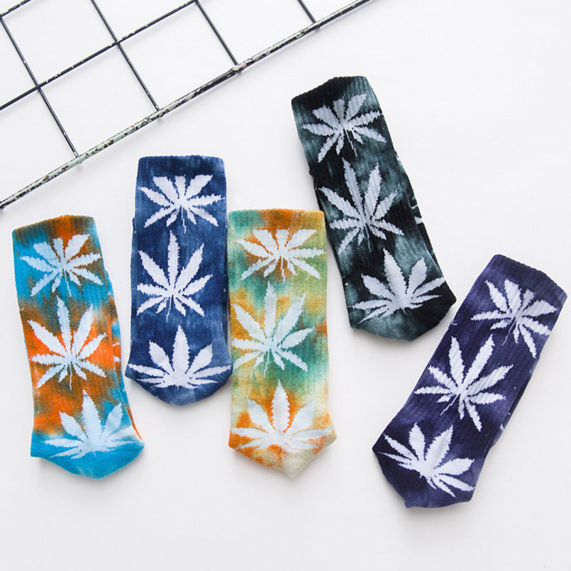 Personality Printing White Maple Leaves Men Colorful Cotton Socks Hip Hop Street Skater  Socks